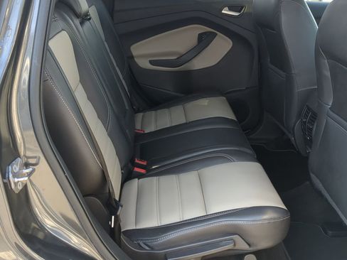 Used 2019 Ford Escape SEL image 25