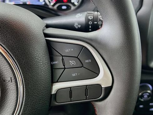 Used 2023 Jeep Renegade Trailhawk AWD/4WD image 31