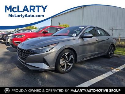 Used 2023 Hyundai Elantra SEL w/ Convenience Package