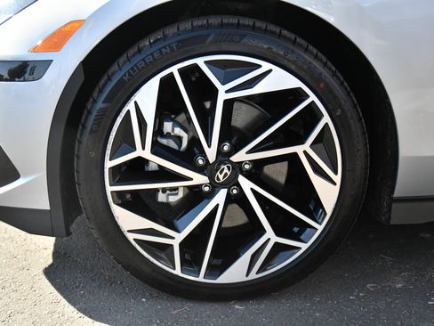 Used 2023 Hyundai Ioniq 6 SEL RWD image 12