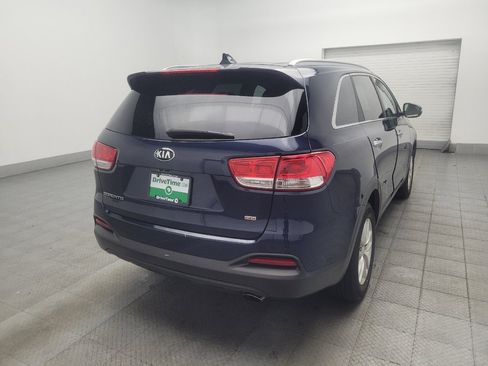Used 2018 Kia Sorento FWD image 9