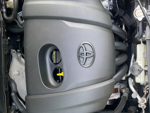Used 2019 Toyota Yaris LE FWD image 46