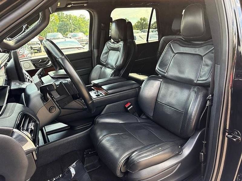 Used 2022 Lincoln Navigator Reserve AWD/4WD image 15