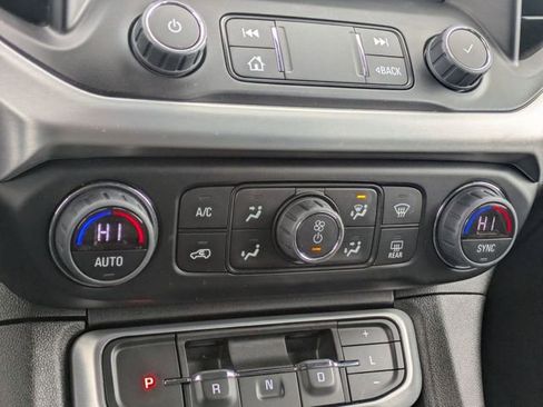 Used 2023 GMC Acadia SLE w/ Driver Convenience Package image 24