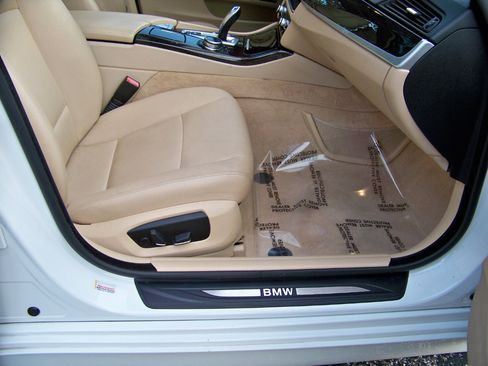 Used 2014 BMW 528i xDrive Sedan image 32