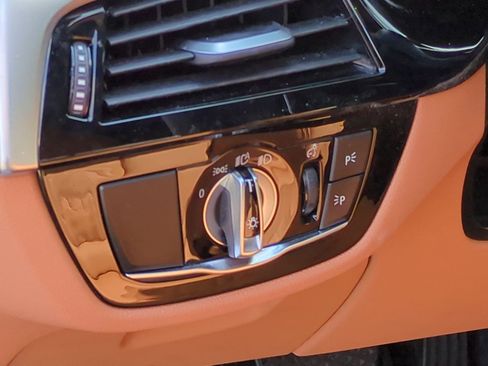 Certified 2023 BMW 530e xDrive w/ Premium Package image 17