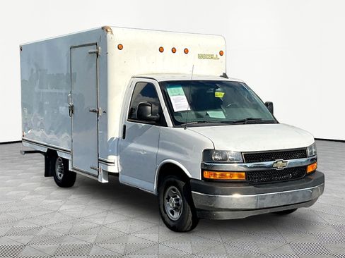 Used 2020 Chevrolet Express 3500 w/ Power Convenience Package RWD image 3