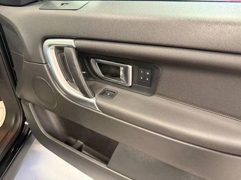 Used 2019 Land Rover Discovery Sport HSE AWD/4WD image 38