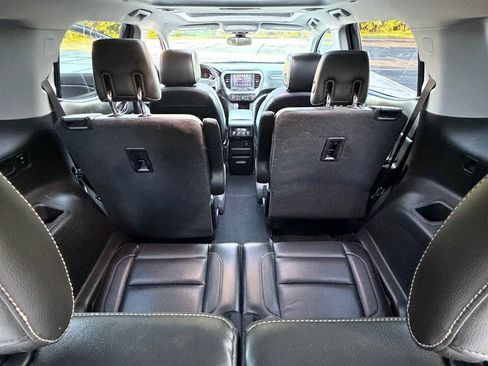 Used 2017 GMC Acadia SLT w/ LPO, Floor Liner Package AWD/4WD image 40