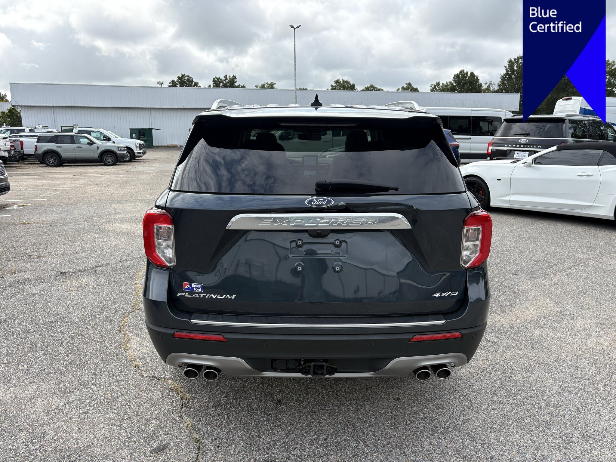 Used 2022 Ford Explorer Platinum w/ Equipment Group 601A AWD/4WD image 6