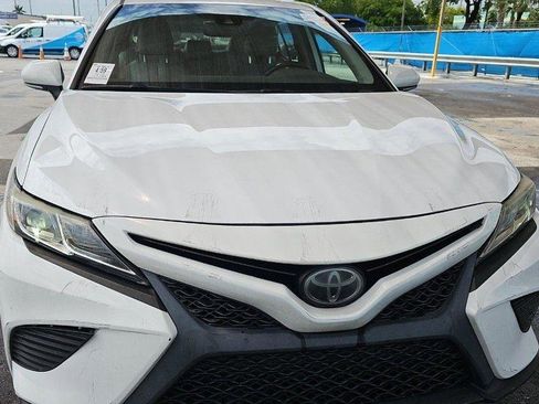 Used 2019 Toyota Camry SE image 2