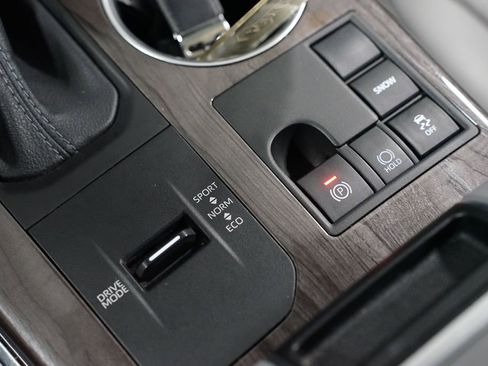 Used 2023 Toyota Highlander Limited image 23