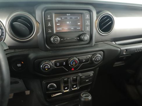 Certified 2019 Jeep Wrangler Sport image 17