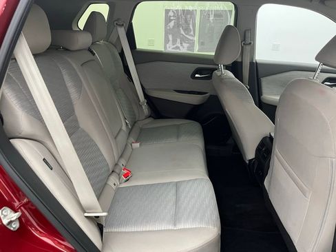 Used 2023 Nissan Rogue SV image 29