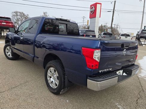 Used 2017 Nissan Titan SV image 16