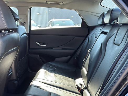 Used 2023 Hyundai Elantra Limited image 25