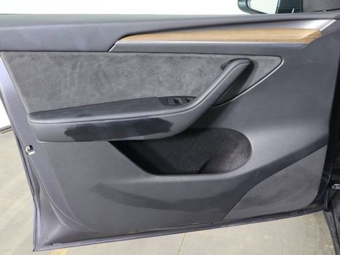 Used 2023 Tesla Model Y 2WD image 18