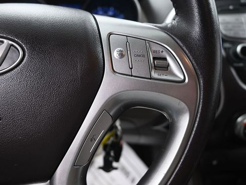 Used 2011 Hyundai Tucson GLS image 24