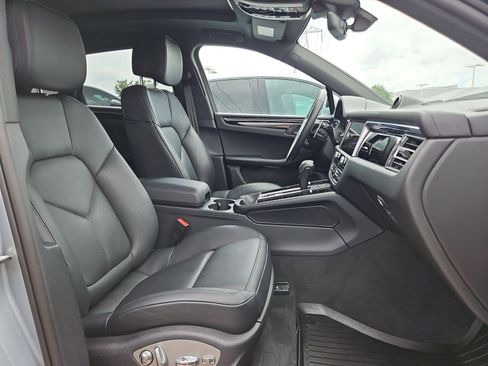 Certified 2026 Porsche Macan AWD/4WD image 26