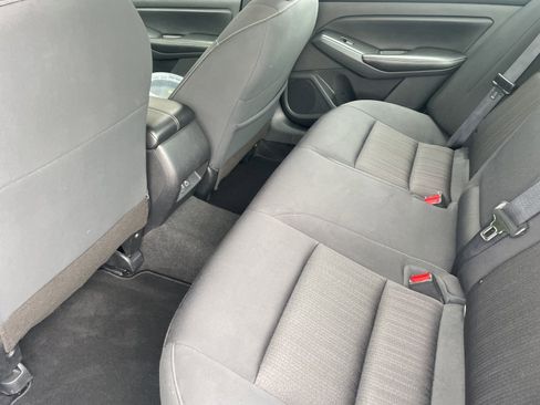 Used 2024 Nissan Altima 2.5 SV FWD image 16