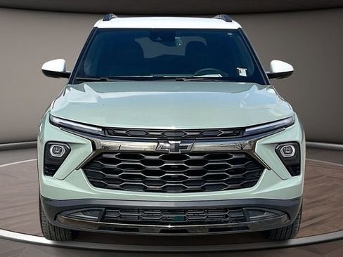 Used 2025 Chevrolet TrailBlazer ACTIV w/ Convenience Package image 3