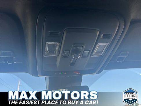 Used 2025 GMC Yukon Denali AWD/4WD image 15