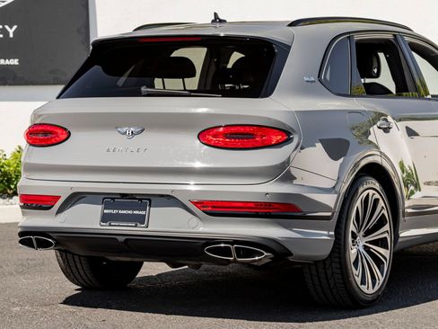 Certified 2022 Bentley Bentayga AWD/4WD image 12