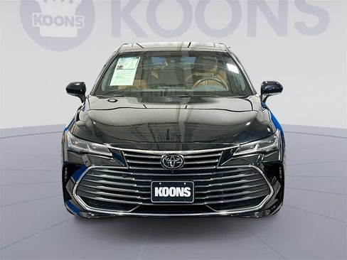 Used 2022 Toyota Avalon Limited image 11