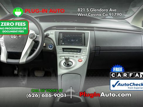 Used 2012 Toyota Prius Three w/ Solar Roof Pkg FWD image 13