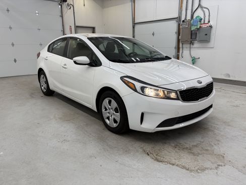 Used 2018 Kia Forte LX w/ LX Popular Package FWD image 5