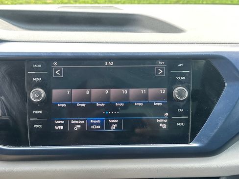 Used 2023 Volkswagen Taos SE w/ Panoramic Sunroof Package AWD/4WD image 15