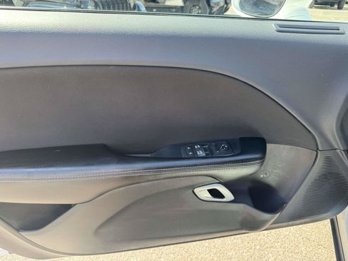 Used 2016 Dodge Challenger SXT RWD image 16