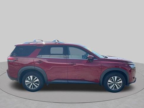 Used 2023 Nissan Pathfinder SL w/ Black Appearance Package AWD/4WD image 34