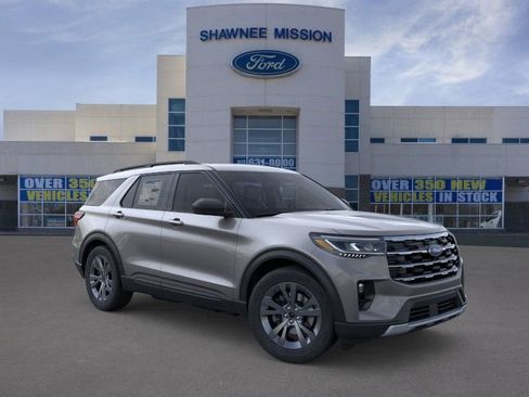 New 2026 Ford Explorer Active w/ Active Comfort Package AWD/4WD image 7