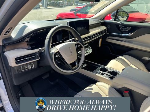 New 2026 Lincoln Corsair Reserve image 8