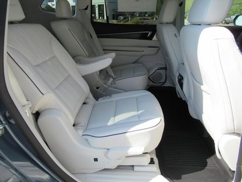 New 2026 Buick Enclave Avenir w/ Super Cruise Package FWD image 29