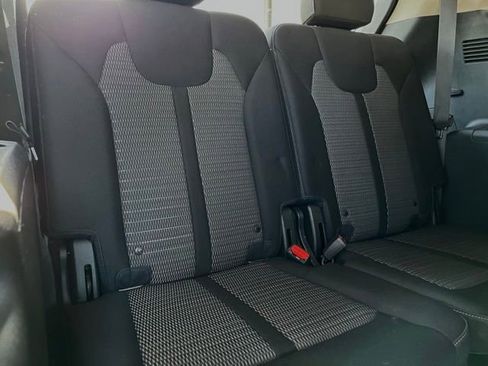 Used 2023 Kia Sorento LX image 27