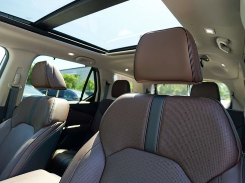 Used 2025 Honda Pilot Elite image 24