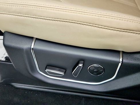 Used 2024 Ford Expedition Platinum AWD/4WD image 12
