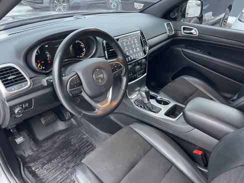 Used 2021 Jeep Grand Cherokee Laredo X image 13