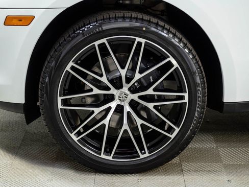New 2026 Porsche Macan AWD/4WD image 39