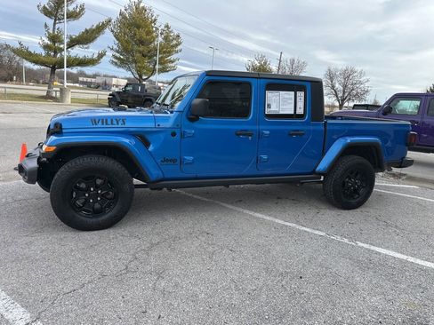Used 2021 Jeep Gladiator Willys image 16