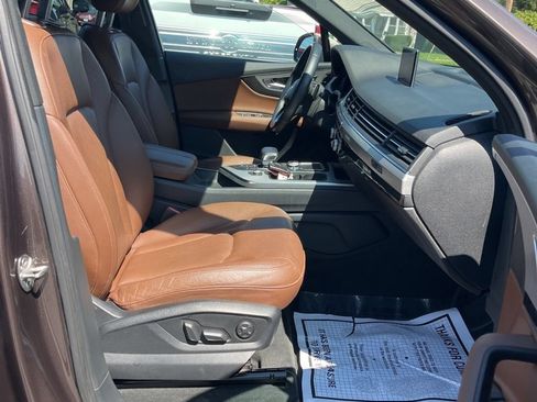 Used 2017 Audi Q7 3.0T Prestige AWD/4WD image 6