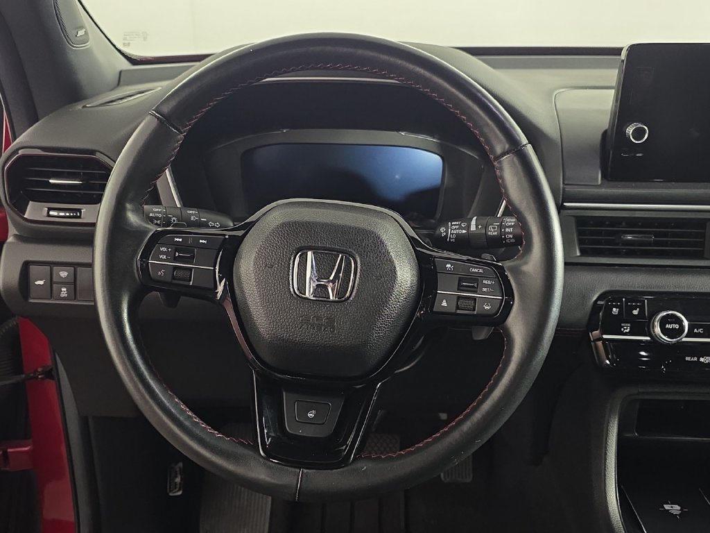 Used 2025 Honda Pilot Black Edition image 12