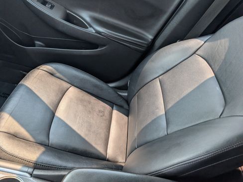 Used 2017 Chevrolet Malibu LT w/ Leather Package FWD image 22
