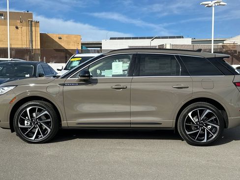 New 2025 Lincoln Corsair Grand Touring w/ Equipment Group 302A AWD/4WD image 6