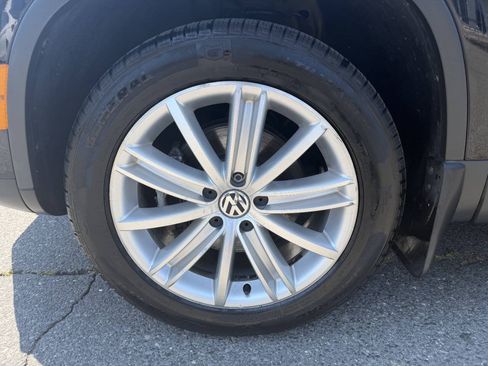 Used 2016 Volkswagen Tiguan SE AWD/4WD image 11