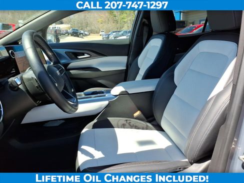 Used 2025 Chevrolet Equinox EV LT FWD image 13