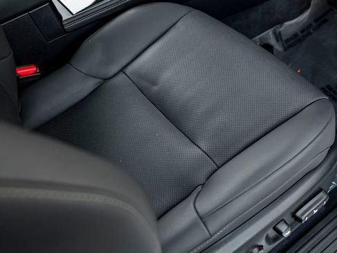 Used 2023 Lexus GX 460 Premium w/ Accessory Package AWD/4WD image 42
