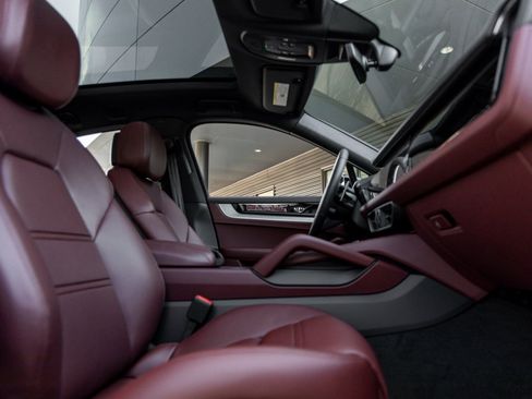 New 2026 Porsche Cayenne Coupe image 44